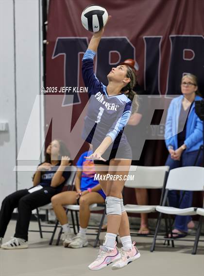 Thumbnail 3 in Pine Crest vs Coral Springs Charter (South Florida Showdown) photogallery.