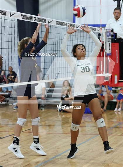 Thumbnail 2 in Ransom Everglades vs Trinity Prep (Nike Tournament of Champions) photogallery.