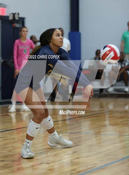 Thumbnail 3 in Ransom Everglades vs Trinity Prep (Nike Tournament of Champions) photogallery.