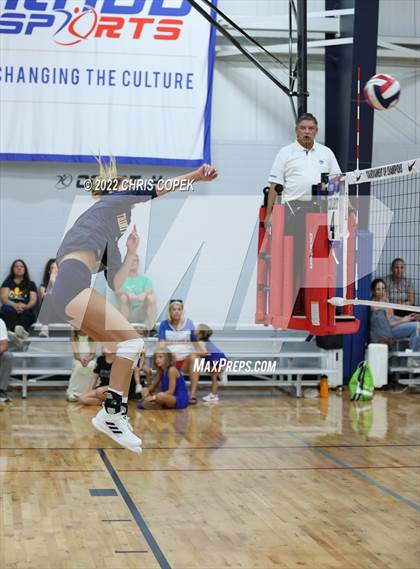 Thumbnail 3 in Ransom Everglades vs Trinity Prep (Nike Tournament of Champions) photogallery.