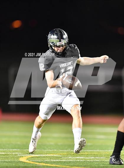Thumbnail 3 in Ellison @ Vandegrift photogallery.