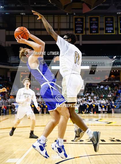 Thumbnail 3 in Covington Catholic vs Lloyd (9th Region Semifinal) photogallery.