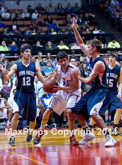Thumbnail 2 in Immanuel vs Kern Valley (CIF CS D5 Final) photogallery.