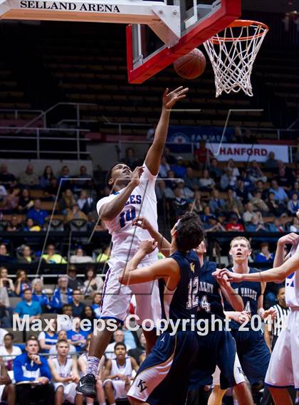 Thumbnail 1 in Immanuel vs Kern Valley (CIF CS D5 Final) photogallery.