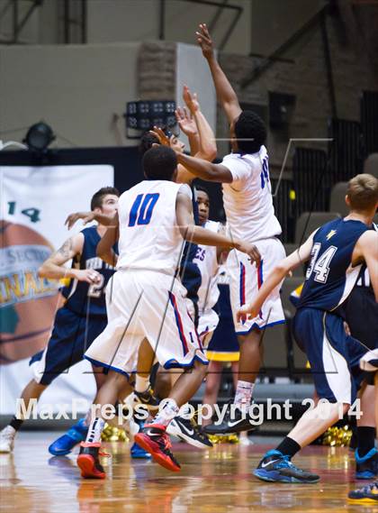 Thumbnail 1 in Immanuel vs Kern Valley (CIF CS D5 Final) photogallery.