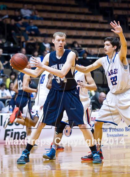Thumbnail 3 in Immanuel vs Kern Valley (CIF CS D5 Final) photogallery.