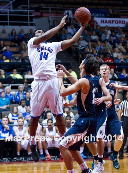 Thumbnail 2 in Immanuel vs Kern Valley (CIF CS D5 Final) photogallery.