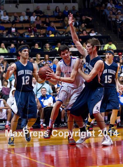 Thumbnail 3 in Immanuel vs Kern Valley (CIF CS D5 Final) photogallery.