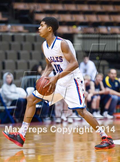 Thumbnail 2 in Immanuel vs Kern Valley (CIF CS D5 Final) photogallery.
