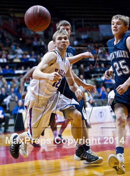 Thumbnail 2 in Immanuel vs Kern Valley (CIF CS D5 Final) photogallery.