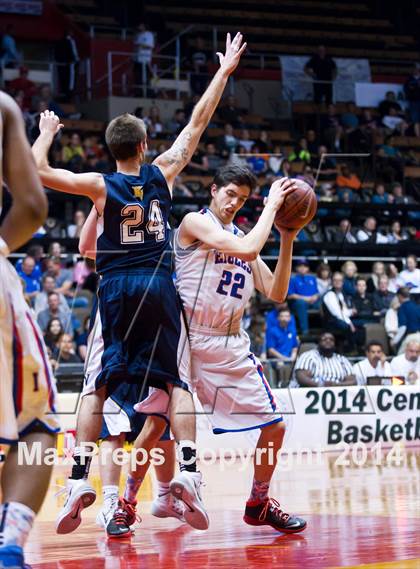 Thumbnail 2 in Immanuel vs Kern Valley (CIF CS D5 Final) photogallery.