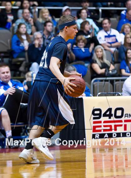 Thumbnail 2 in Immanuel vs Kern Valley (CIF CS D5 Final) photogallery.