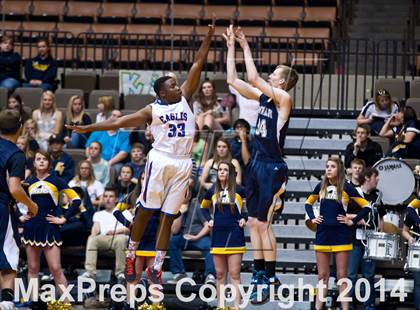 Thumbnail 2 in Immanuel vs Kern Valley (CIF CS D5 Final) photogallery.