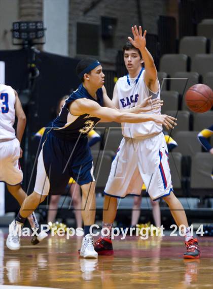 Thumbnail 2 in Immanuel vs Kern Valley (CIF CS D5 Final) photogallery.