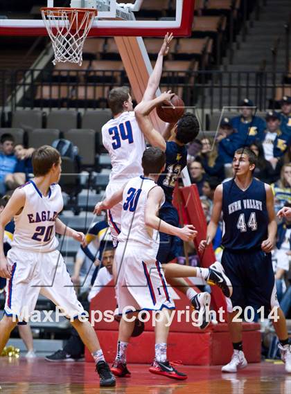 Thumbnail 1 in Immanuel vs Kern Valley (CIF CS D5 Final) photogallery.
