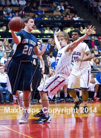 Thumbnail 2 in Immanuel vs Kern Valley (CIF CS D5 Final) photogallery.