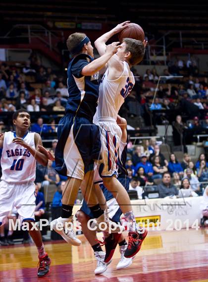 Thumbnail 2 in Immanuel vs Kern Valley (CIF CS D5 Final) photogallery.