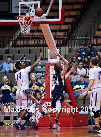 Thumbnail 3 in Immanuel vs Kern Valley (CIF CS D5 Final) photogallery.