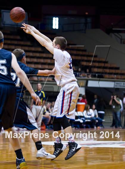 Thumbnail 1 in Immanuel vs Kern Valley (CIF CS D5 Final) photogallery.
