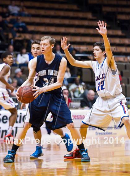Thumbnail 2 in Immanuel vs Kern Valley (CIF CS D5 Final) photogallery.