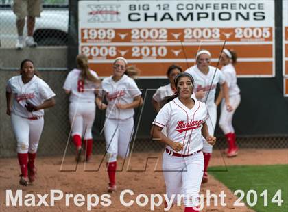 Thumbnail 1 in Coronado vs. Deer Park (UIL 5A Semifinal Playoff) photogallery.