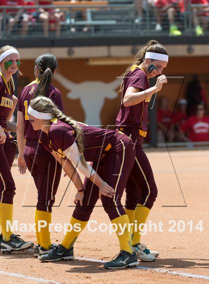 Thumbnail 1 in Coronado vs. Deer Park (UIL 5A Semifinal Playoff) photogallery.