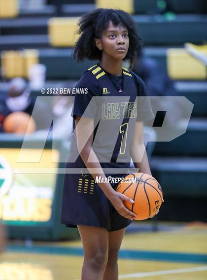 Thumbnail 3 in Griffin vs Harris County (Region 2AAAAA Girls Semi-Final) photogallery.