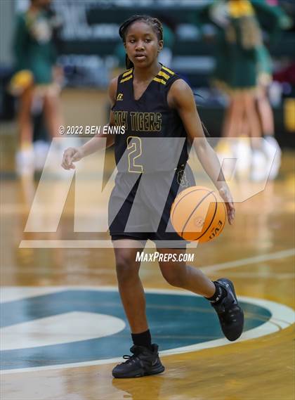 Thumbnail 1 in Griffin vs Harris County (Region 2AAAAA Girls Semi-Final) photogallery.