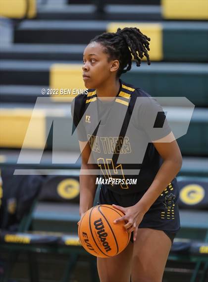 Thumbnail 3 in Griffin vs Harris County (Region 2AAAAA Girls Semi-Final) photogallery.