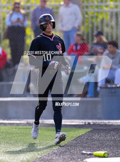 Thumbnail 1 in Mater Dei @ JSerra Catholic photogallery.