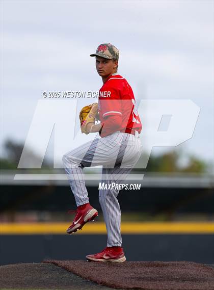 Thumbnail 3 in Mater Dei @ JSerra Catholic photogallery.