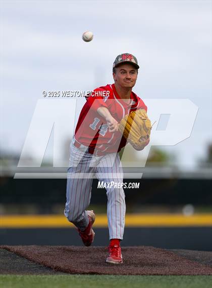 Thumbnail 2 in Mater Dei @ JSerra Catholic photogallery.