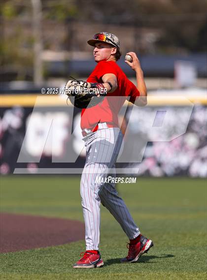 Thumbnail 1 in Mater Dei @ JSerra Catholic photogallery.