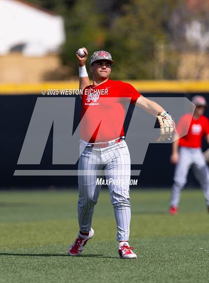 Thumbnail 3 in Mater Dei @ JSerra Catholic photogallery.
