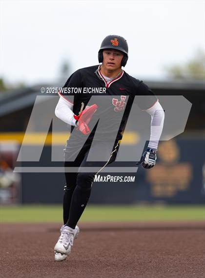 Thumbnail 2 in Mater Dei @ JSerra Catholic photogallery.