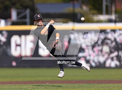Thumbnail 2 in Mater Dei @ JSerra Catholic photogallery.