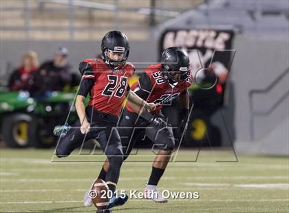 Thumbnail 2 in Lake Worth vs Argyle (UIL 4A Bi-district Playoffs) photogallery.