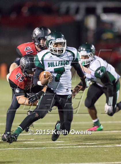 Thumbnail 3 in Lake Worth vs Argyle (UIL 4A Bi-district Playoffs) photogallery.