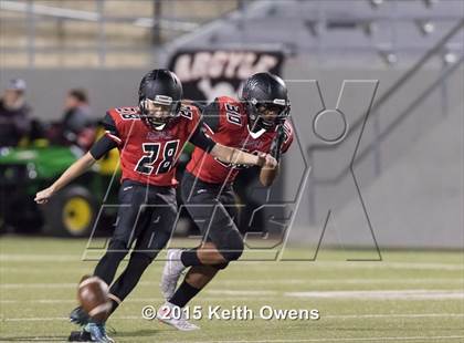 Thumbnail 3 in Lake Worth vs Argyle (UIL 4A Bi-district Playoffs) photogallery.