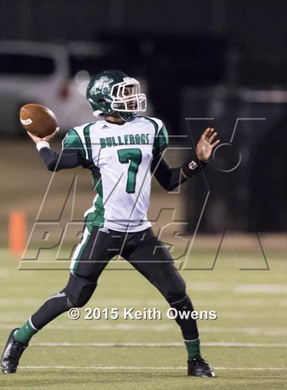 Thumbnail 2 in Lake Worth vs Argyle (UIL 4A Bi-district Playoffs) photogallery.