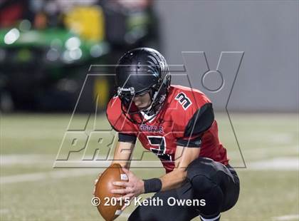 Thumbnail 3 in Lake Worth vs Argyle (UIL 4A Bi-district Playoffs) photogallery.
