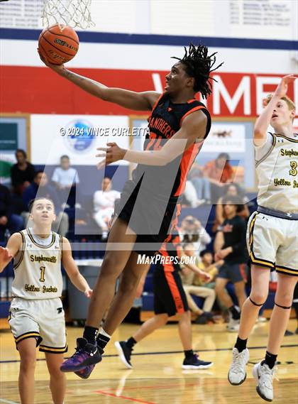 Thumbnail 2 in Medina Valley vs. Stephenville (Wimberley Hoopfest) photogallery.