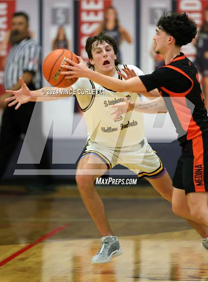 Thumbnail 3 in Medina Valley vs. Stephenville (Wimberley Hoopfest) photogallery.