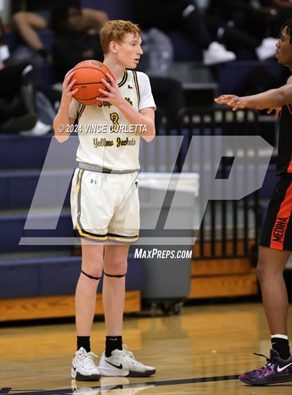 Thumbnail 2 in Medina Valley vs. Stephenville (Wimberley Hoopfest) photogallery.