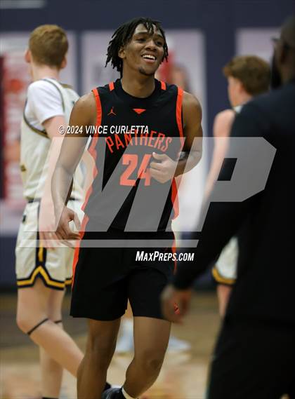Thumbnail 3 in Medina Valley vs. Stephenville (Wimberley Hoopfest) photogallery.