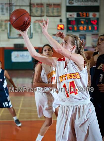 Thumbnail 2 in La Sierra vs. Palm Desert (Lady Bears Holiday Classic) photogallery.