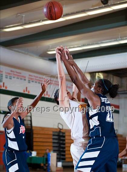 Thumbnail 1 in La Sierra vs. Palm Desert (Lady Bears Holiday Classic) photogallery.