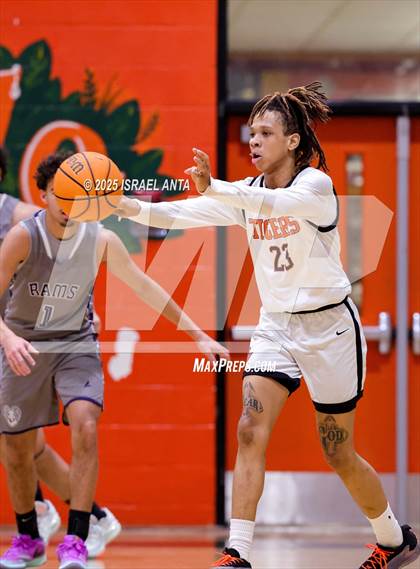 Thumbnail 2 in Purnell Swett @ South View (First Round United 8 Athletic Conference Tournament) photogallery.