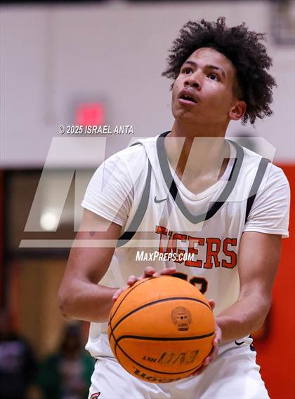 Thumbnail 2 in Purnell Swett @ South View (First Round United 8 Athletic Conference Tournament) photogallery.