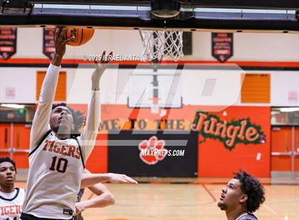 Thumbnail 1 in Purnell Swett @ South View (First Round United 8 Athletic Conference Tournament) photogallery.